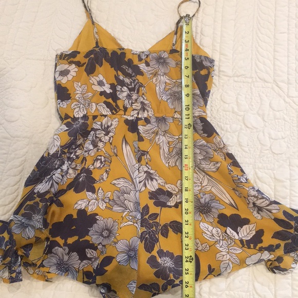Trixxi Ruffle Romper Yellow Floral Medium - Picture 16 of 16